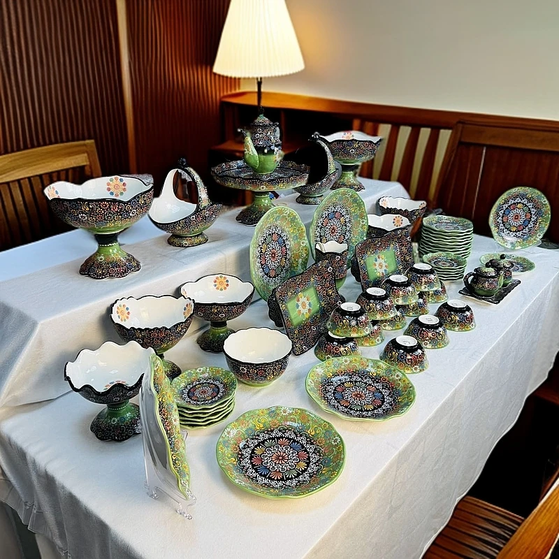 新疆包邮【61个绿色陶瓷餐具套装】家用 带花 好看 都数量 高档