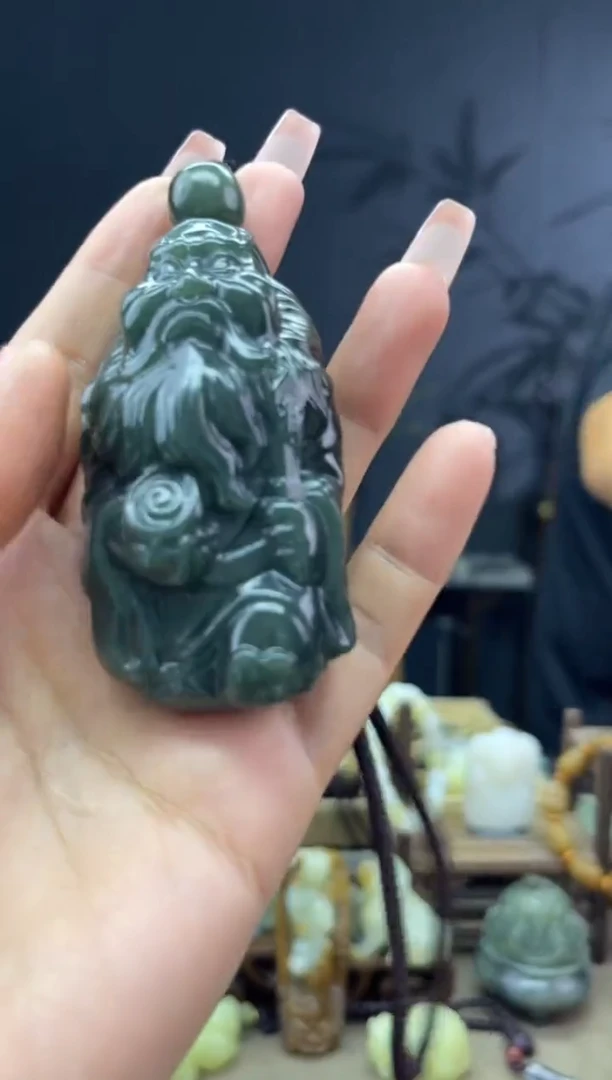 颈饰未镶嵌和田玉1