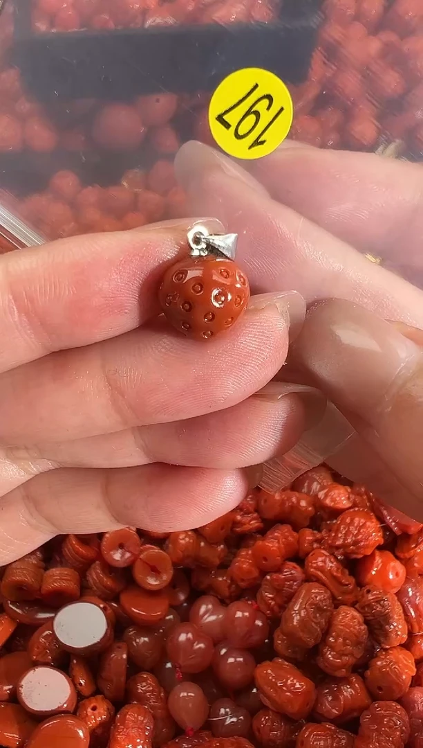 颈饰未镶嵌南红玛瑙1