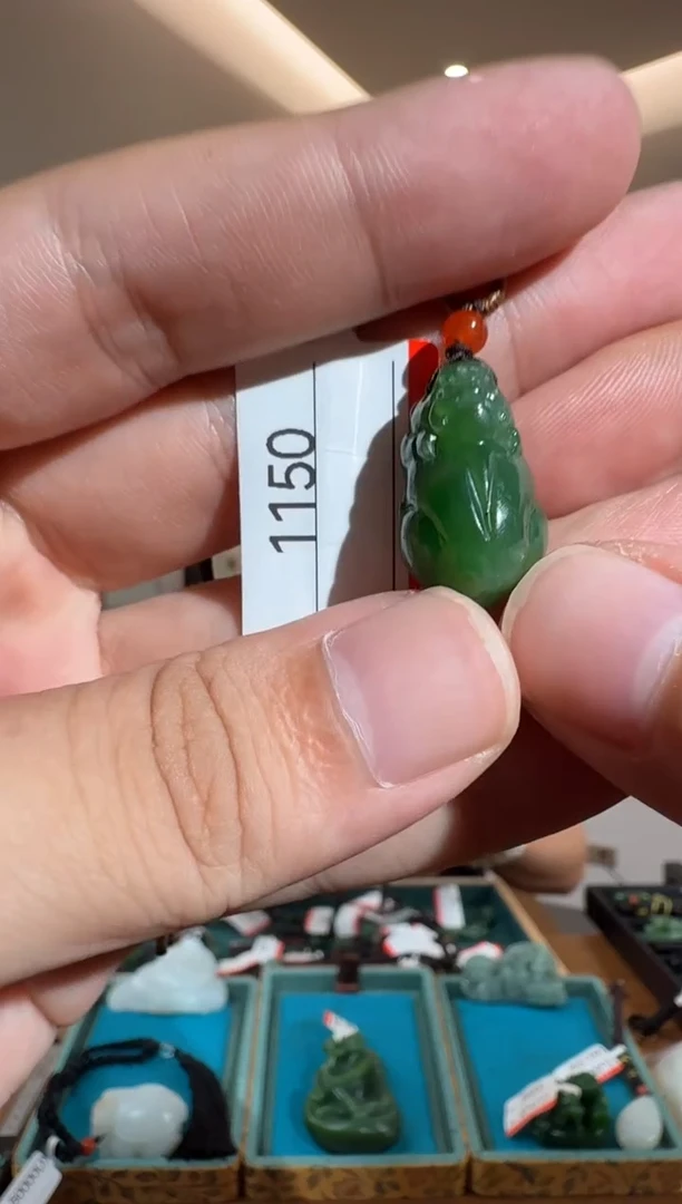 和田玉未镶嵌颈饰1