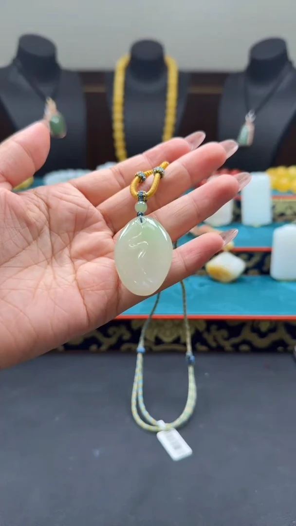 颈饰未镶嵌和田玉吊坠多样性发其一ly51