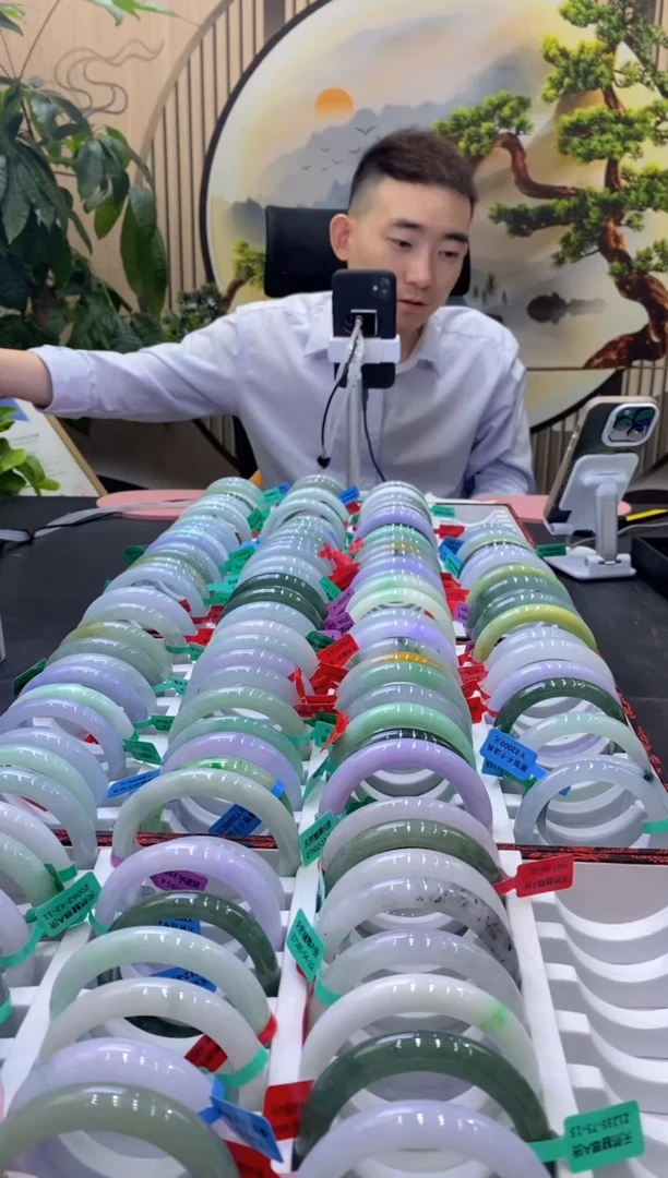 翡翠手镯未镶嵌0000000000000