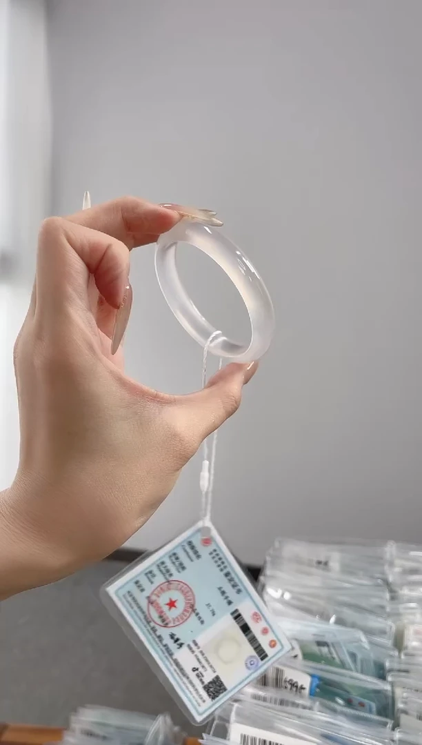 玛瑙/玉髓手镯未镶嵌54圈