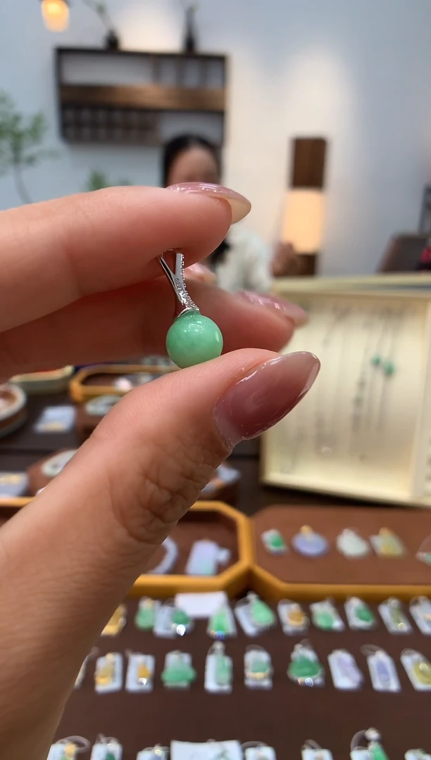 颈饰银S925镶嵌翡翠吊坠珠子