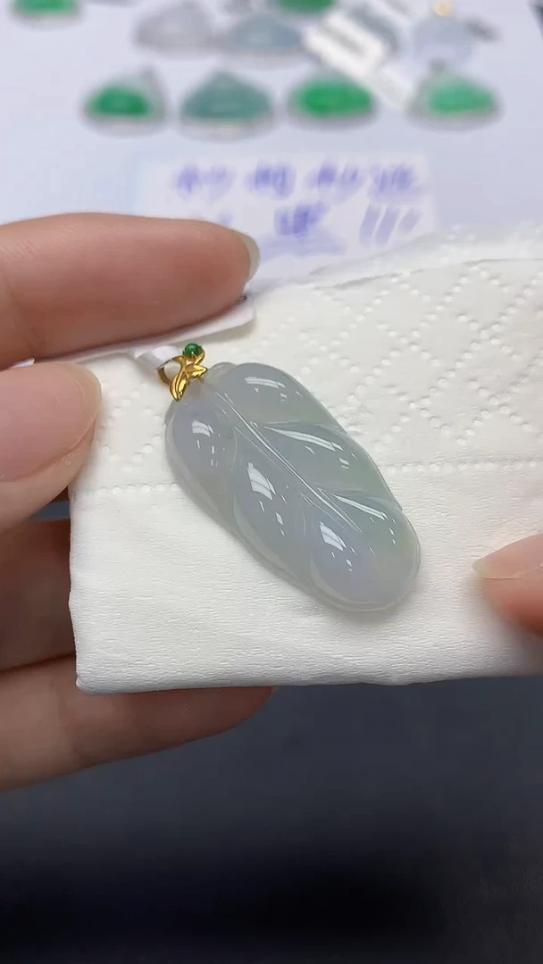 翡翠18K金镶嵌颈饰天然缅甸a货翡翠