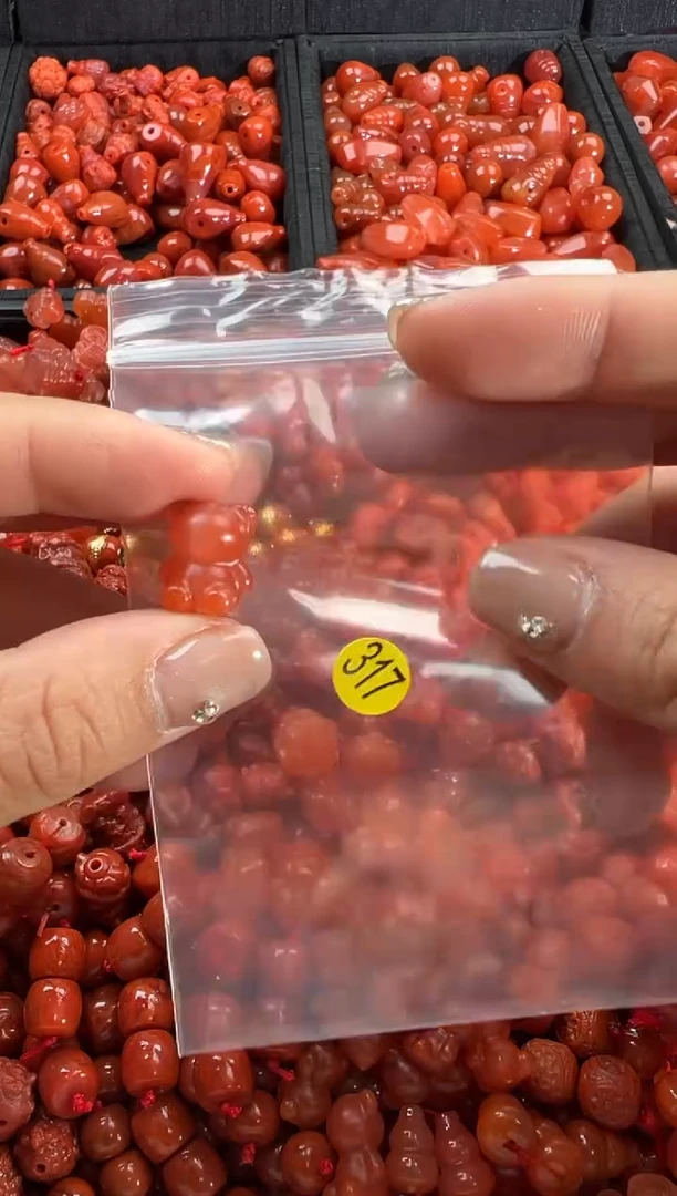 【闪购商品】南红玛瑙颈饰未镶嵌1