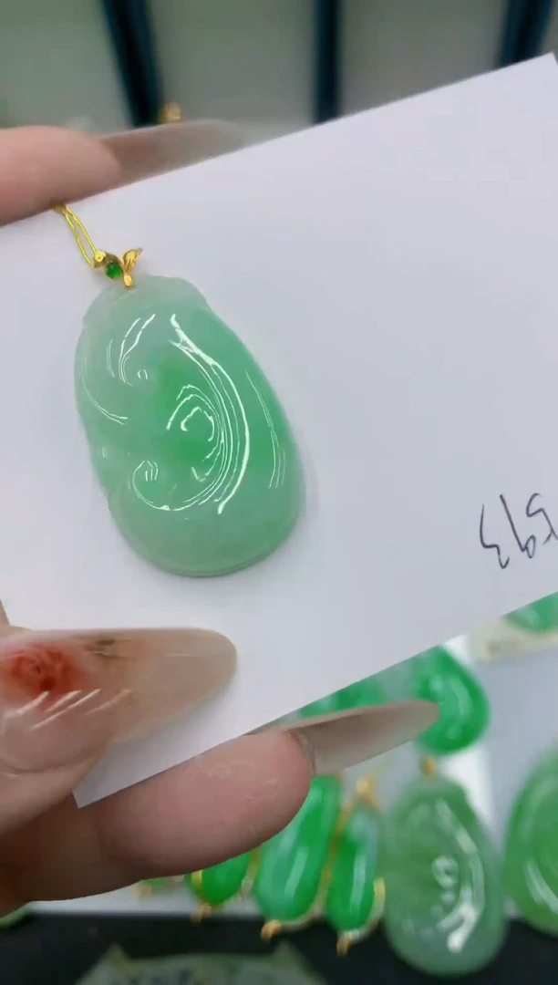 颈饰18K金镶嵌翡翠11111
