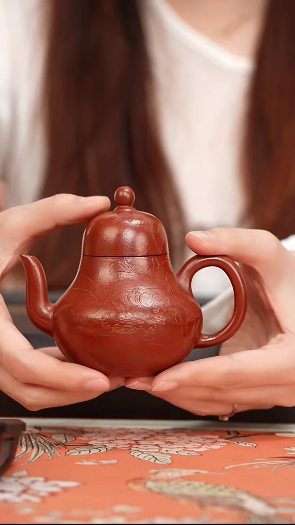 茶壶紫砂某位老师的龙山朱砂刻绘诗婷200cc