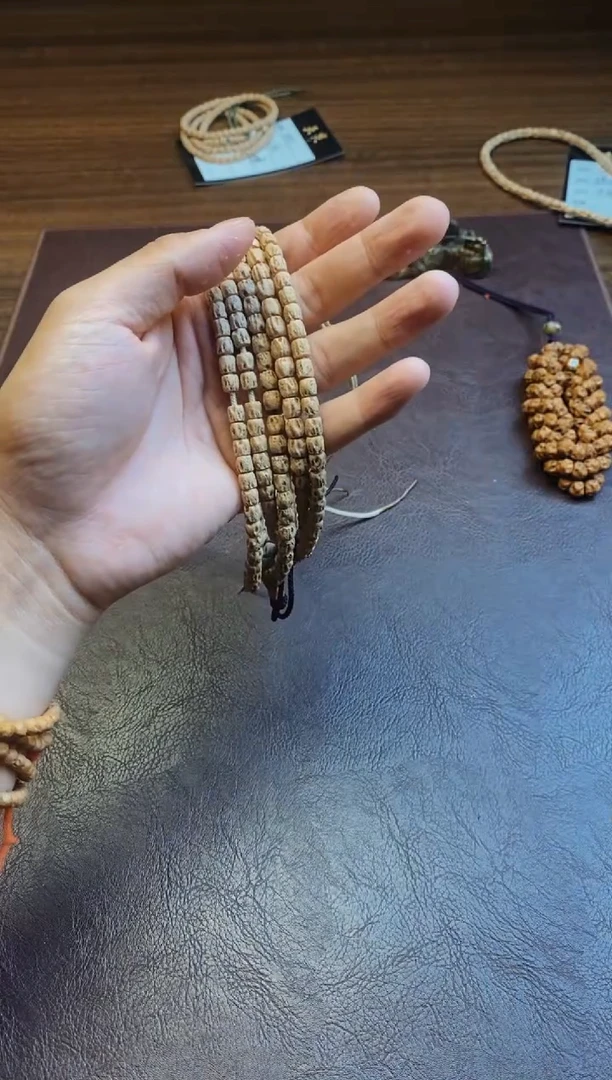 柏香籽/百香籽手串A09方块手持