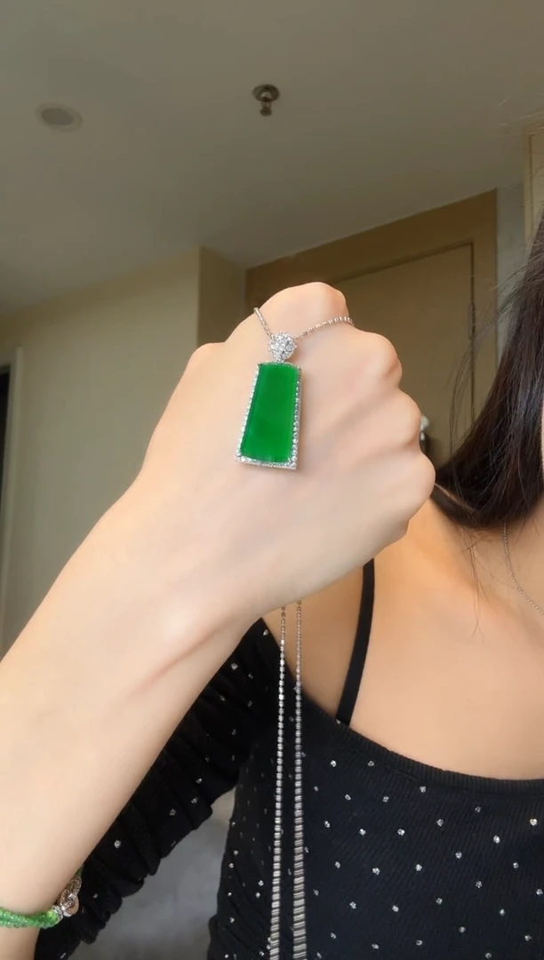 【闪购商品】翡翠吊坠(不含链)银S925镶嵌天然翡翠吊坠