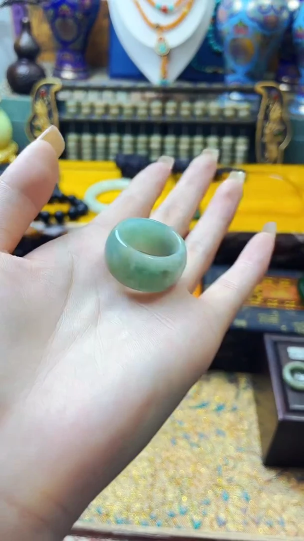 颈饰未镶嵌翡翠主播推荐，主播推荐