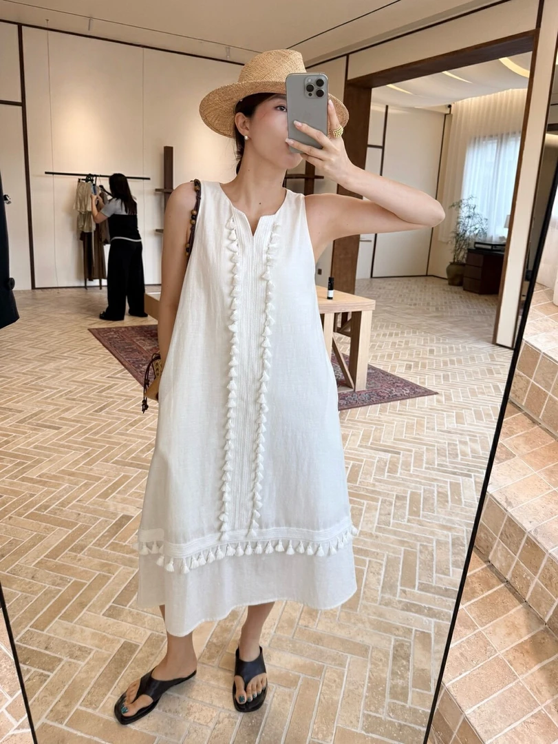白色背心连衣裙女夏季2025新款小众老钱风宽松显瘦流苏无袖裙子