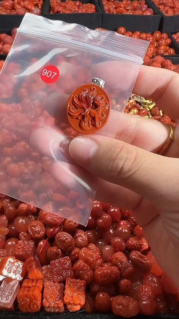 颈饰未镶嵌南红玛瑙1