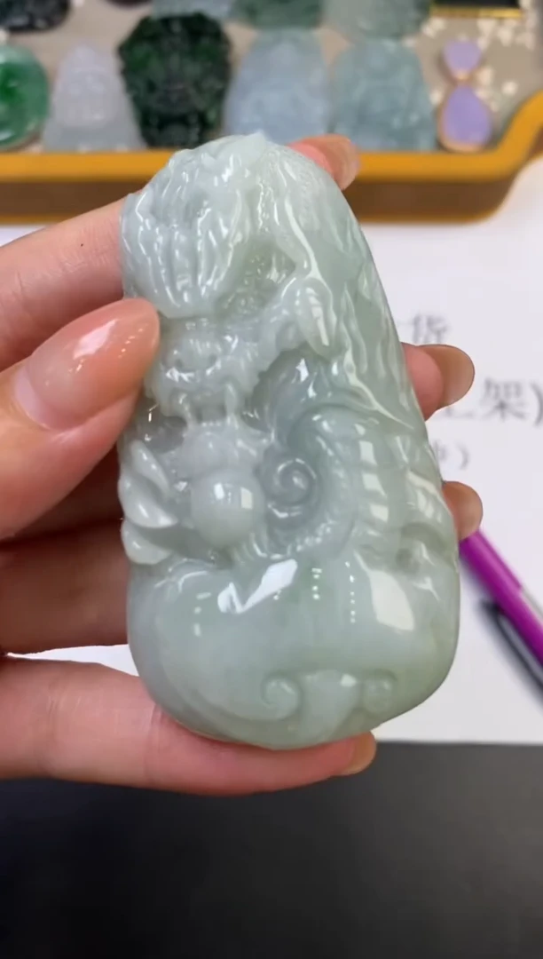 未镶嵌挂件翡翠302641    多人