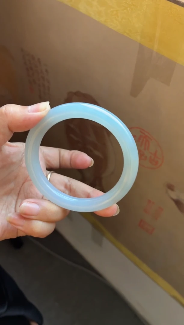 未镶嵌手镯翡翠（巨天漏）冰透胶天空蓝圆条22号