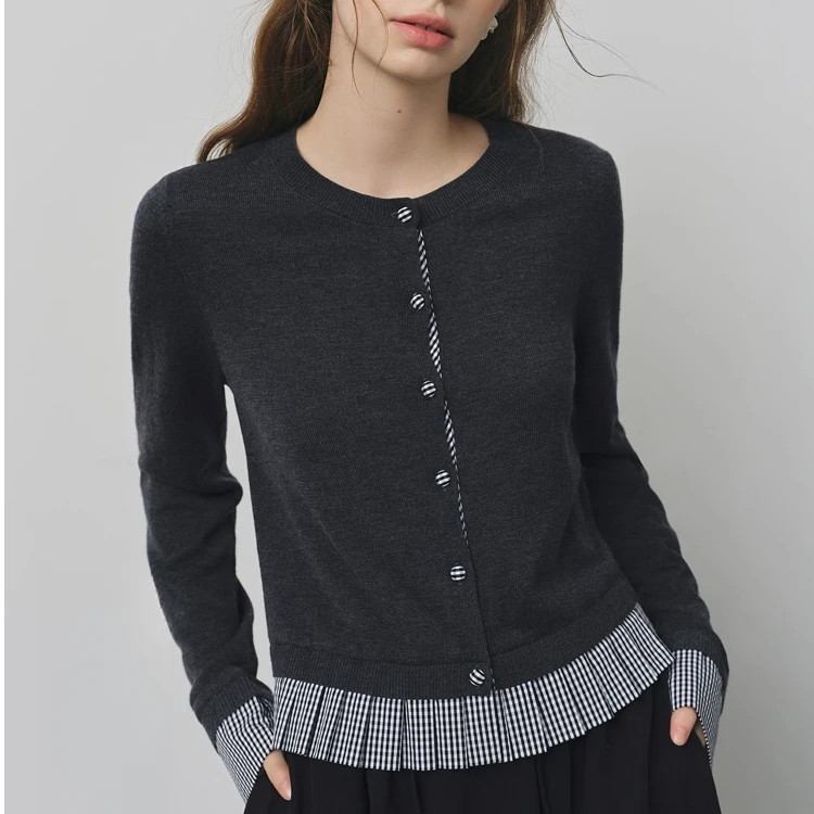 灰色圆领针织长袖开衫女2025秋冬新款百褶格纹拼接假两件百搭上衣