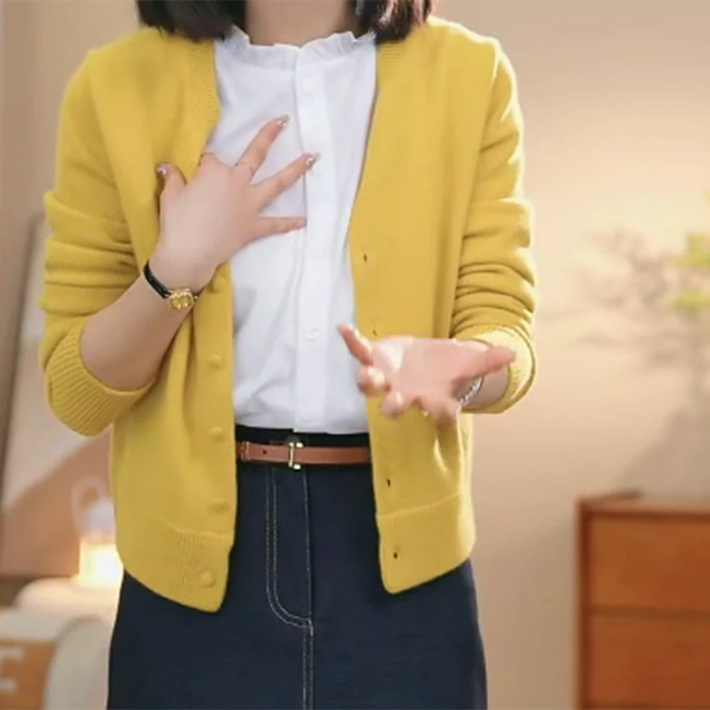 【幸运】2025早春新款上新限定色系艺术设计感简约包扣针织开衫女