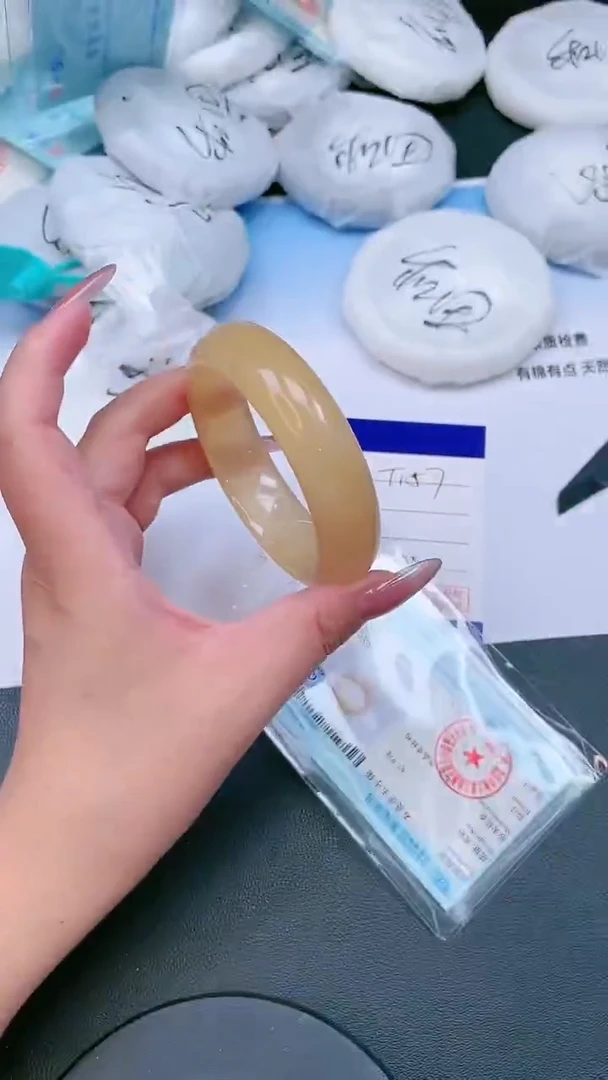 未镶嵌手镯石英质玉24T157-56