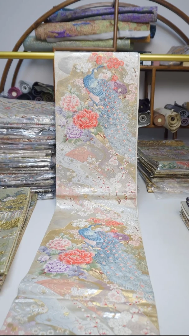 织绣143孔雀花卉花卉