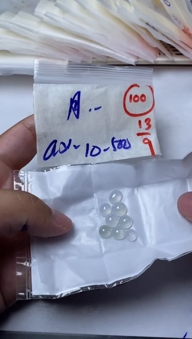 未镶嵌定制翡翠月缅甸天然翡翠A货100