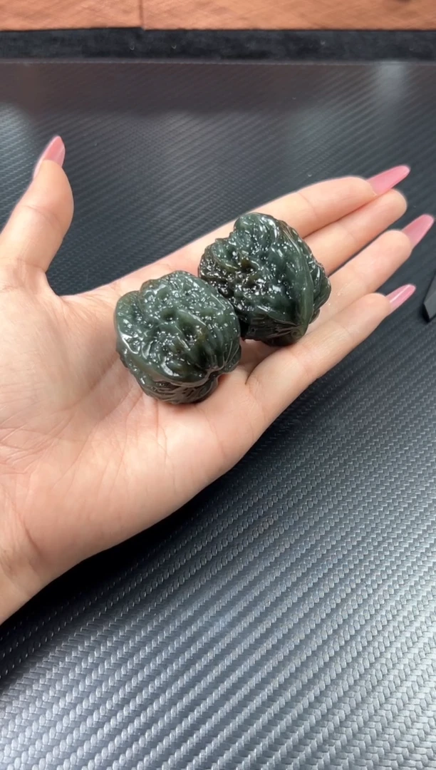 和田玉未镶嵌把件若羌微色差核桃Mmj