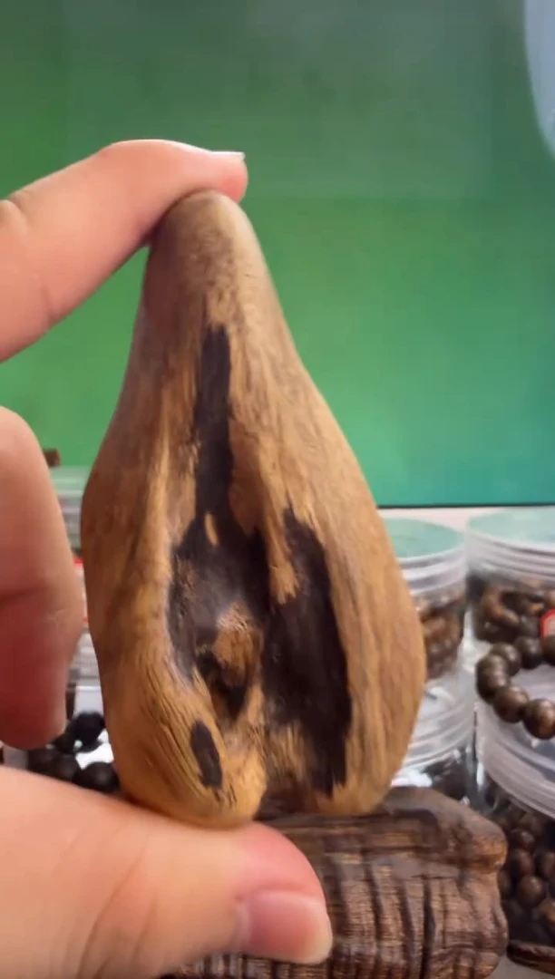 沉香手把件多样性发一