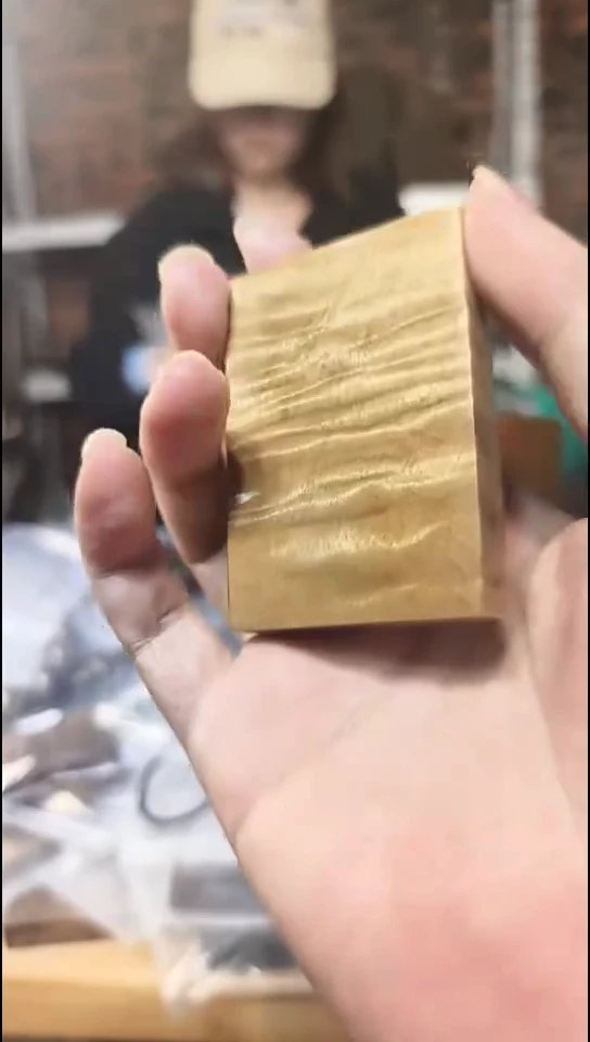 金丝楠无事牌手把件
