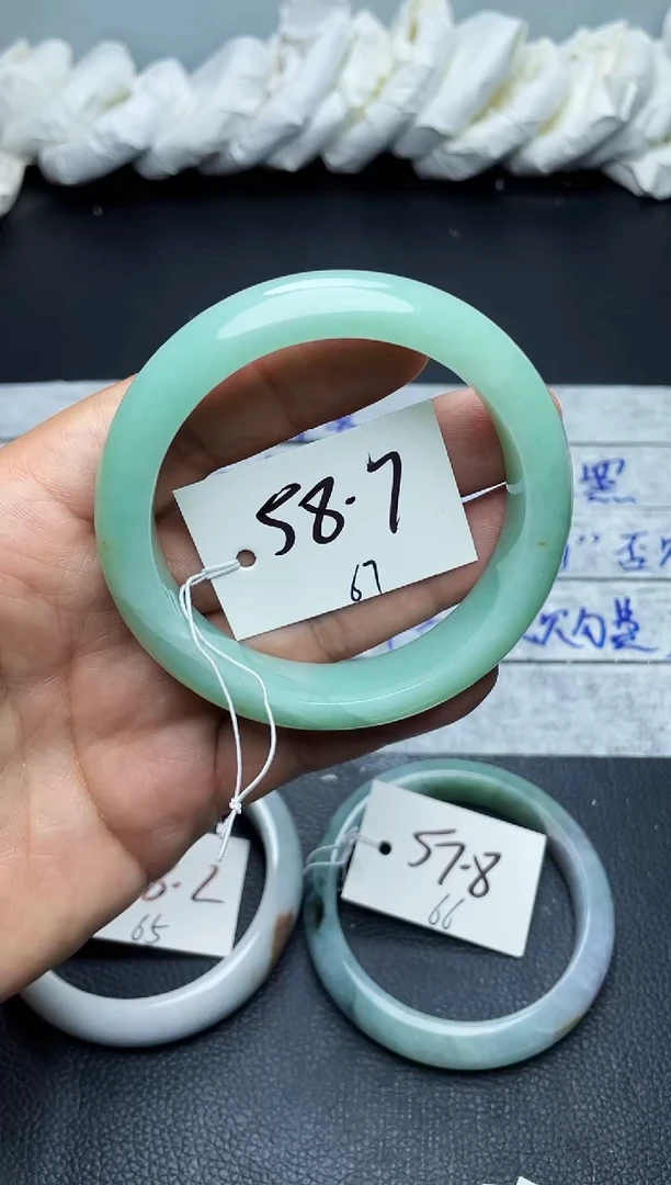 未镶嵌手镯翡翠67