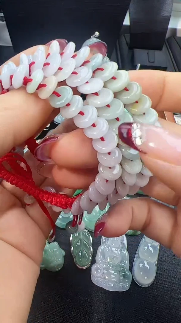 【闪购商品】翡翠手串未镶嵌大人平安扣多样性发其一