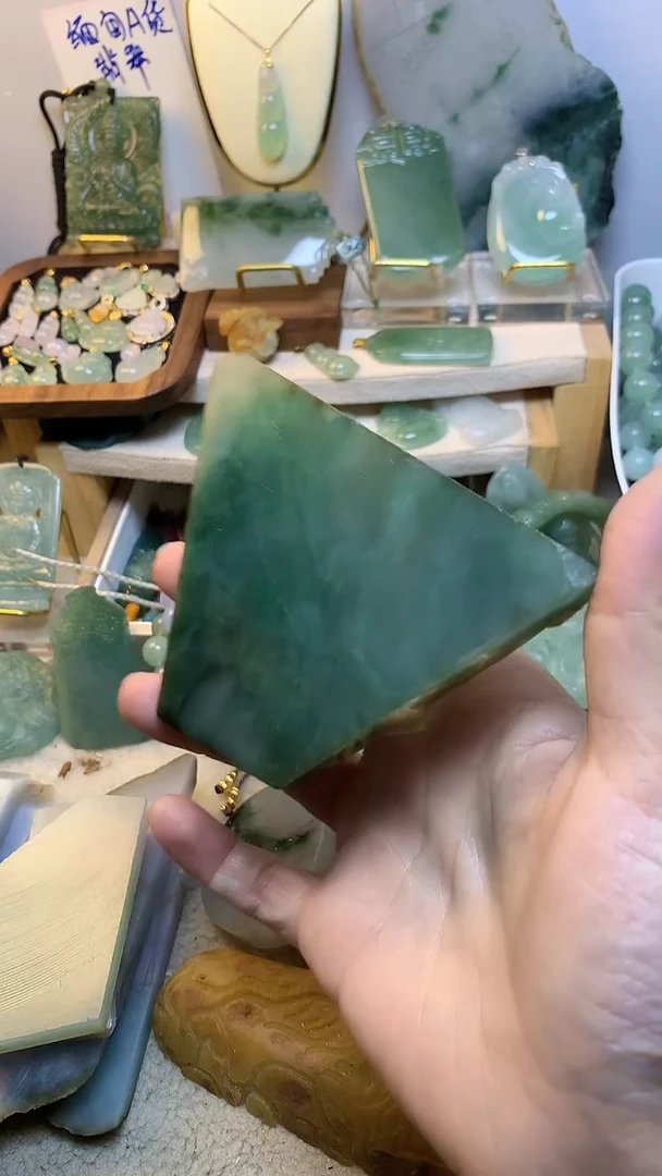 未镶嵌挂件翡翠?***华 缅甸A货翡翠，没有运费险