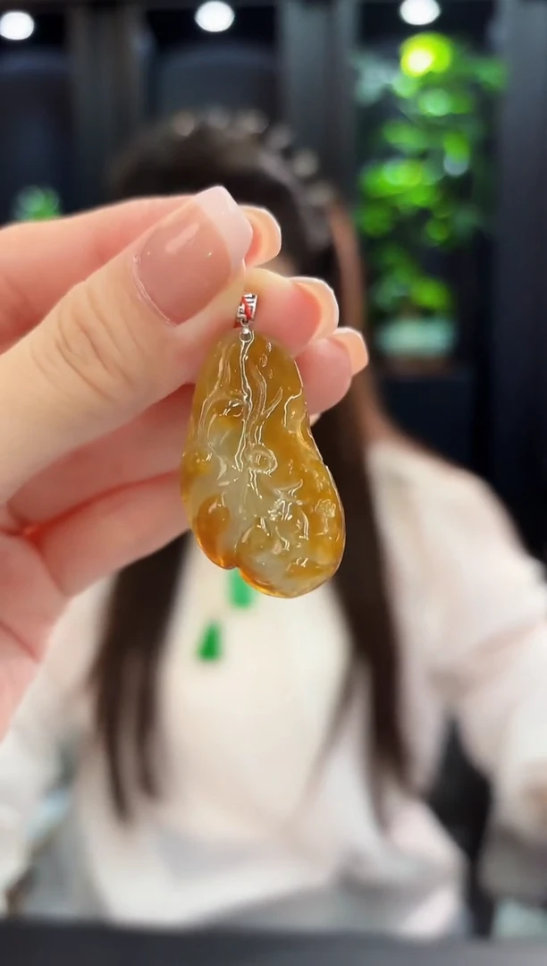 颈饰18K金镶嵌翡翠缅料A货/支持复检/一件