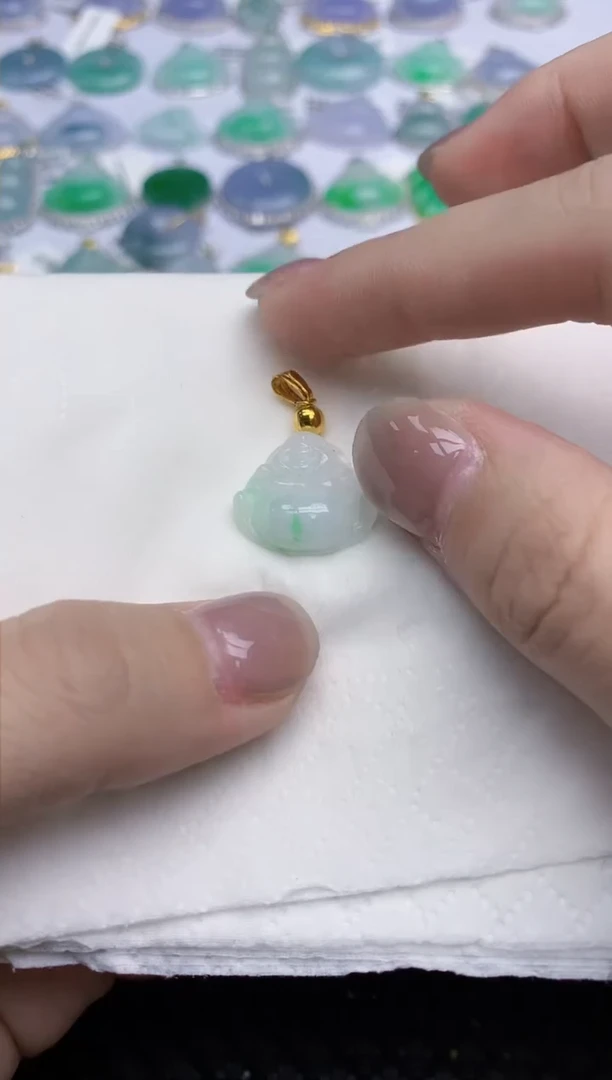 【闪购商品】翡翠颈饰未镶嵌天然翡翠A货
