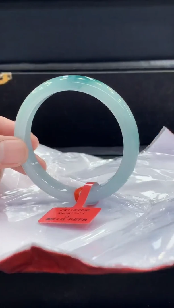 未镶嵌手镯翡翠翡翠手镯