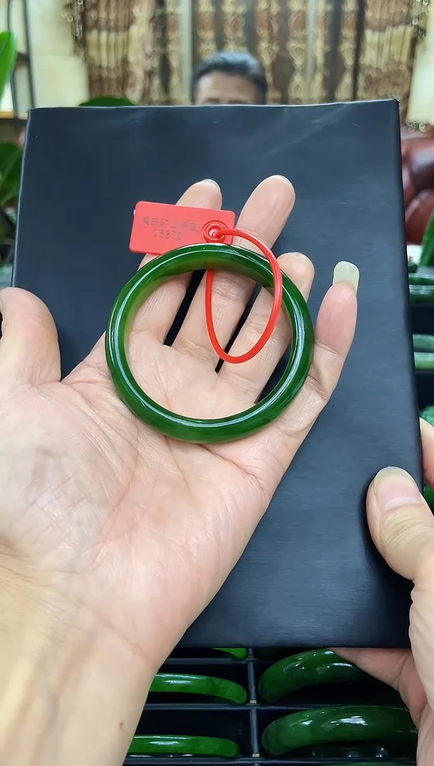 未镶嵌手镯和田玉（碧玉）如*370