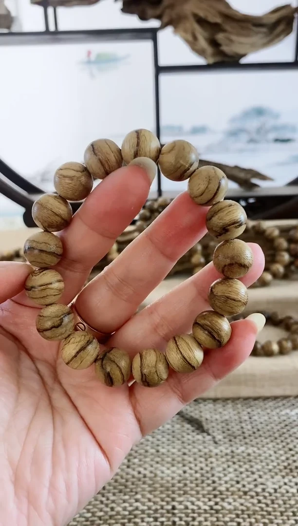 沉香手串老****室达拉干虎斑老料13MM单圈