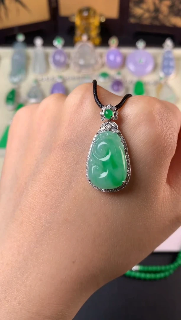 吊坠(不含链)18K金镶嵌翡翠吊坠