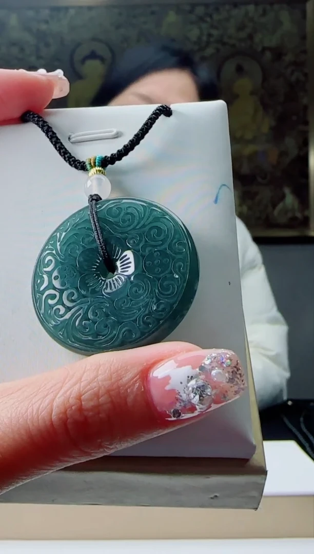 【闪购商品】翡翠颈饰未镶嵌花扣多样性随机发其一