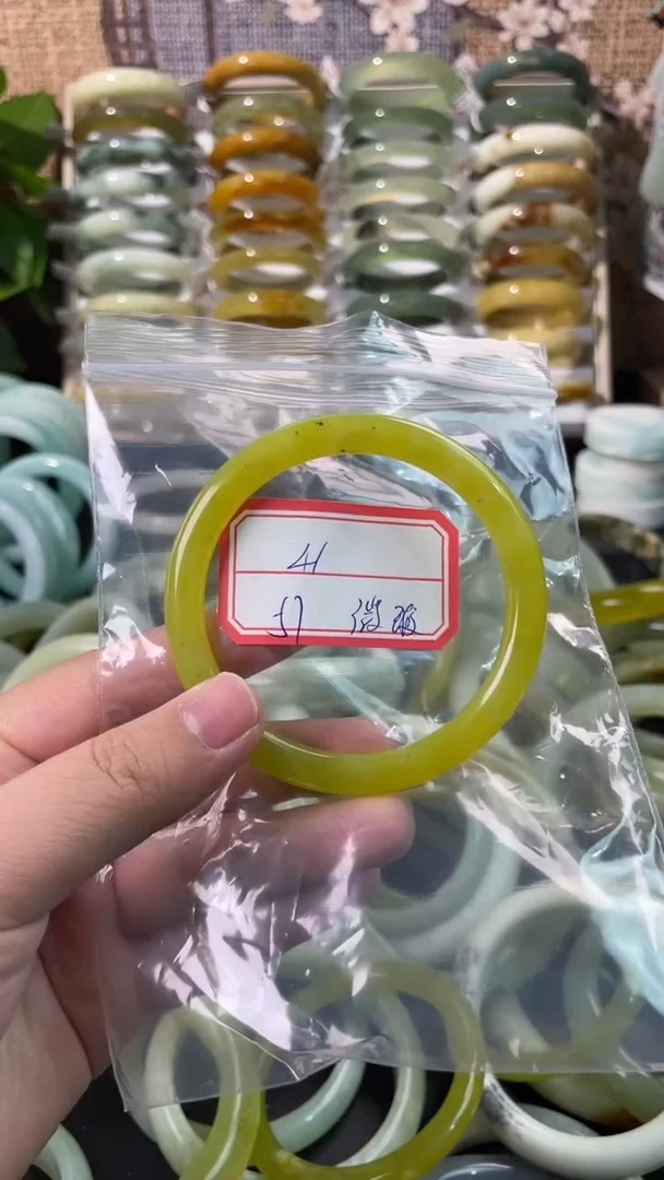 未镶嵌岫玉手镯岫玉手镯