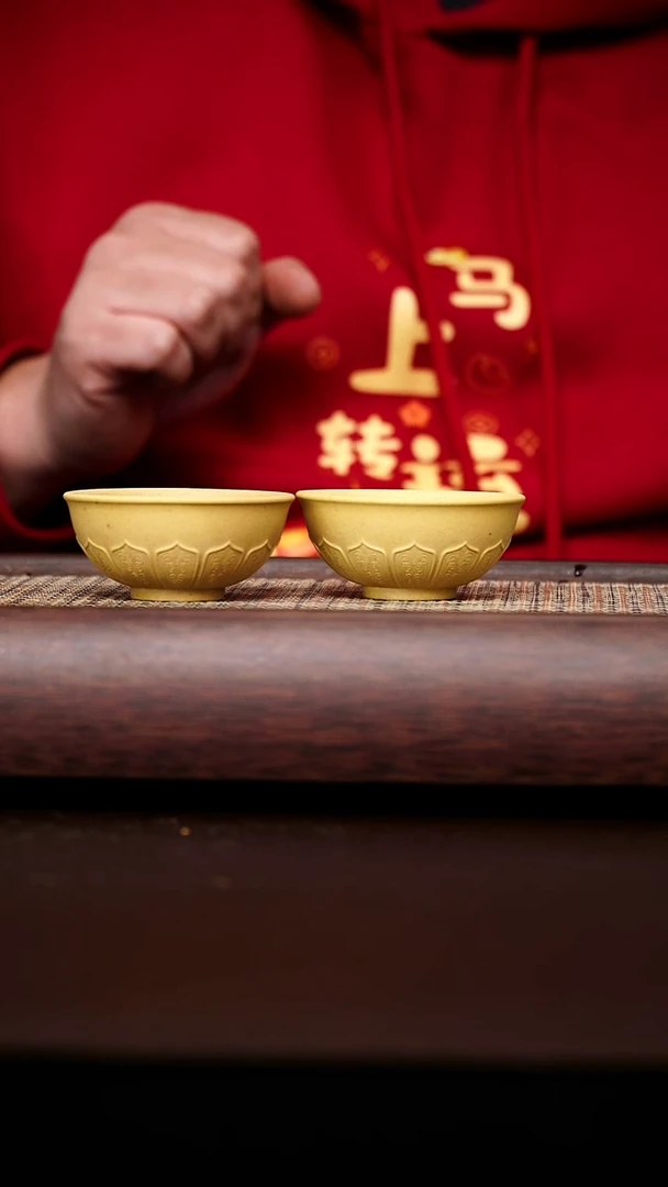 原矿手工黄金段莲花杯一对