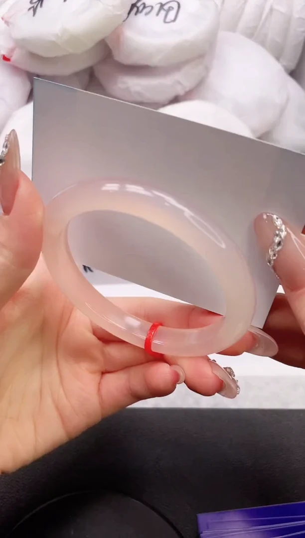 【闪购商品】石英质玉手镯未镶嵌26K80-58