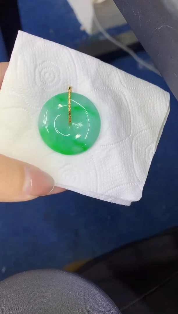 颈饰18K金镶嵌翡翠缅甸天然翡翠a货