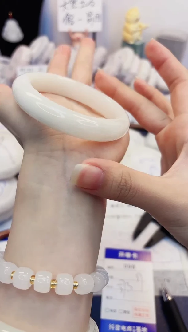 【闪购商品】石英质玉手镯未镶嵌98-财气镯-圈口57