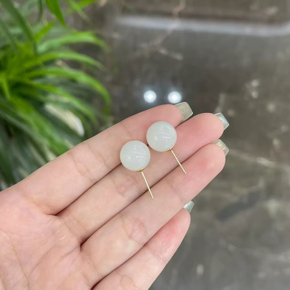 【云上叙】18K金镶嵌和田玉耳钉-V40942-M（甄选）