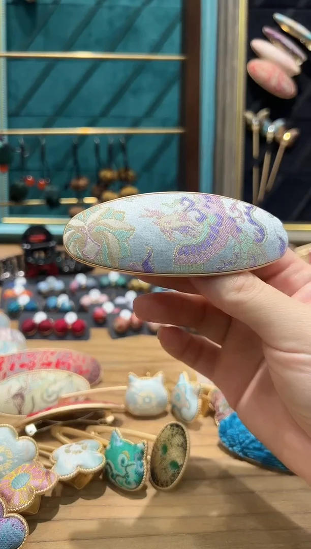 【闪购商品】【一物一拍专车】龙凤穿莲凤位置大弹簧夹