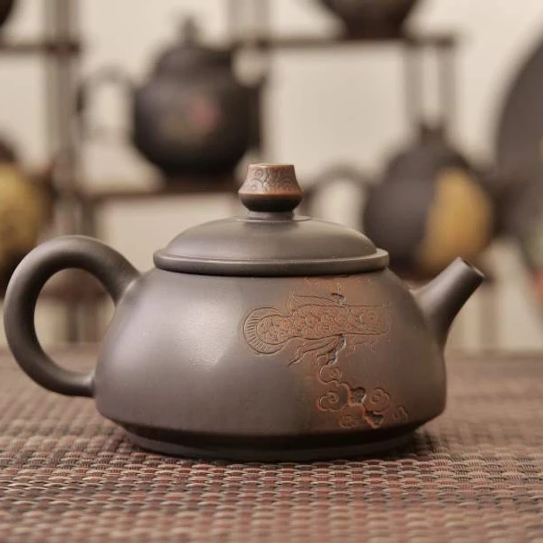 建水紫陶纯手工线雕茶壶