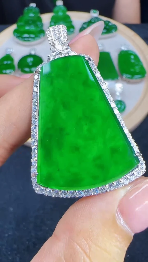 未镶嵌定制翡翠翡翠吊坠108