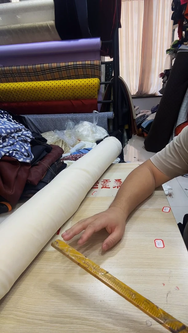 双乔里衬 米白色   3米
