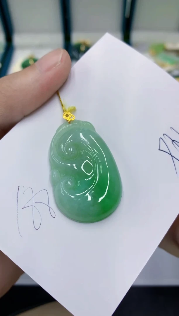颈饰18K金镶嵌翡翠翡翠