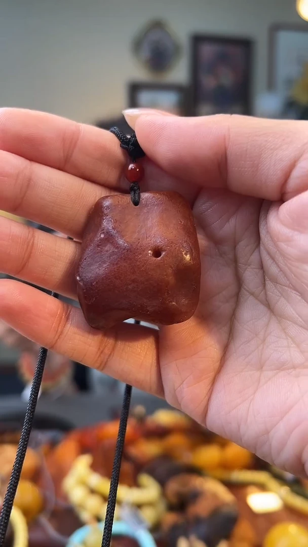 琥珀颈饰未镶嵌吊坠