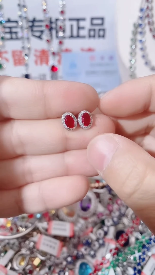 未镶嵌耳饰红宝石